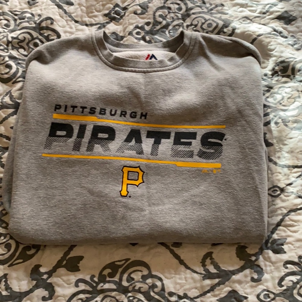 Men’s crewneck